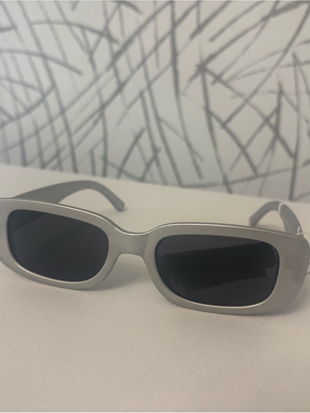 Women’s Retro Rectangle Sunglasses in Silver with Black Lenses
